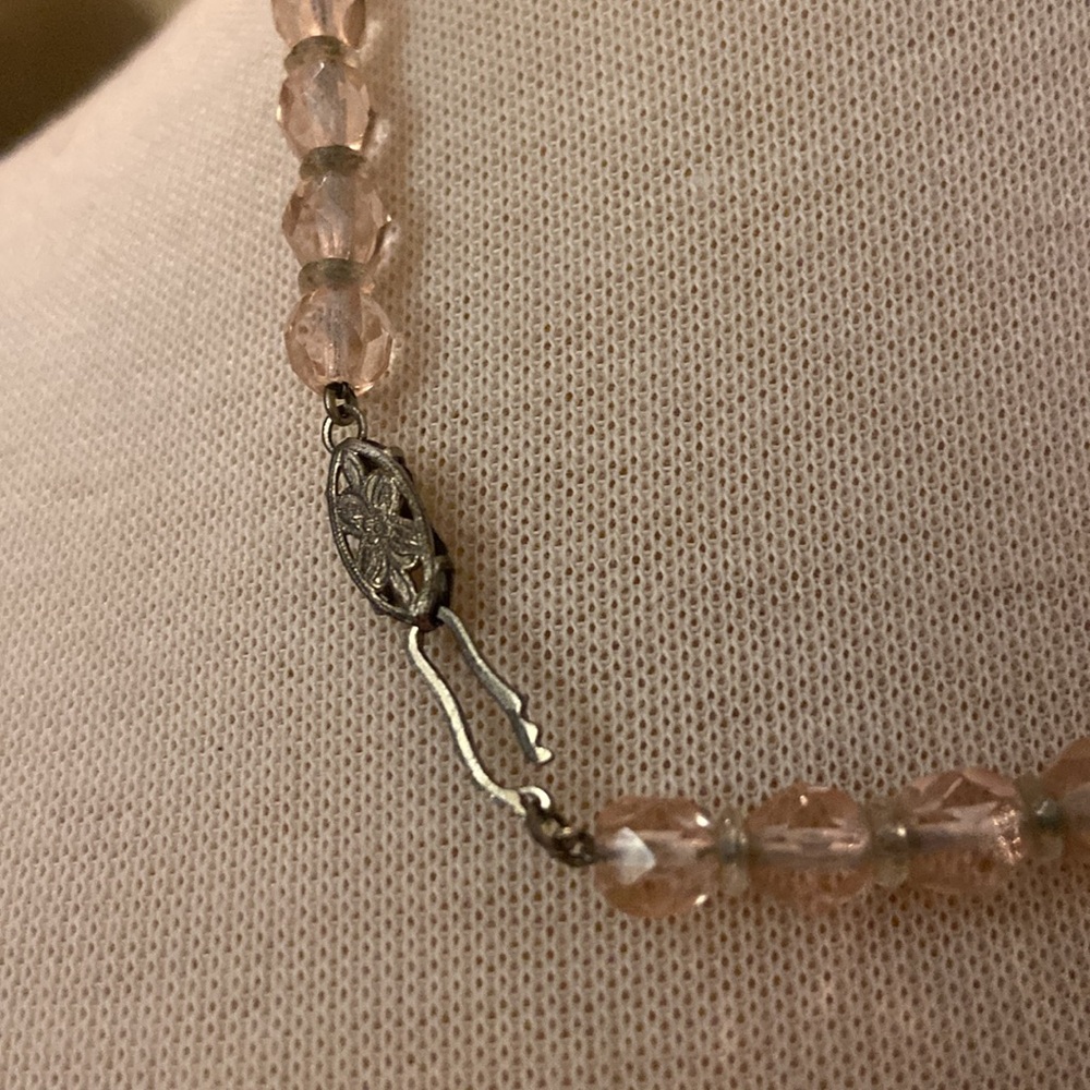 Vintage pink faceted crystal beaded 16 inch graduated necklace - Picture 5 of 9